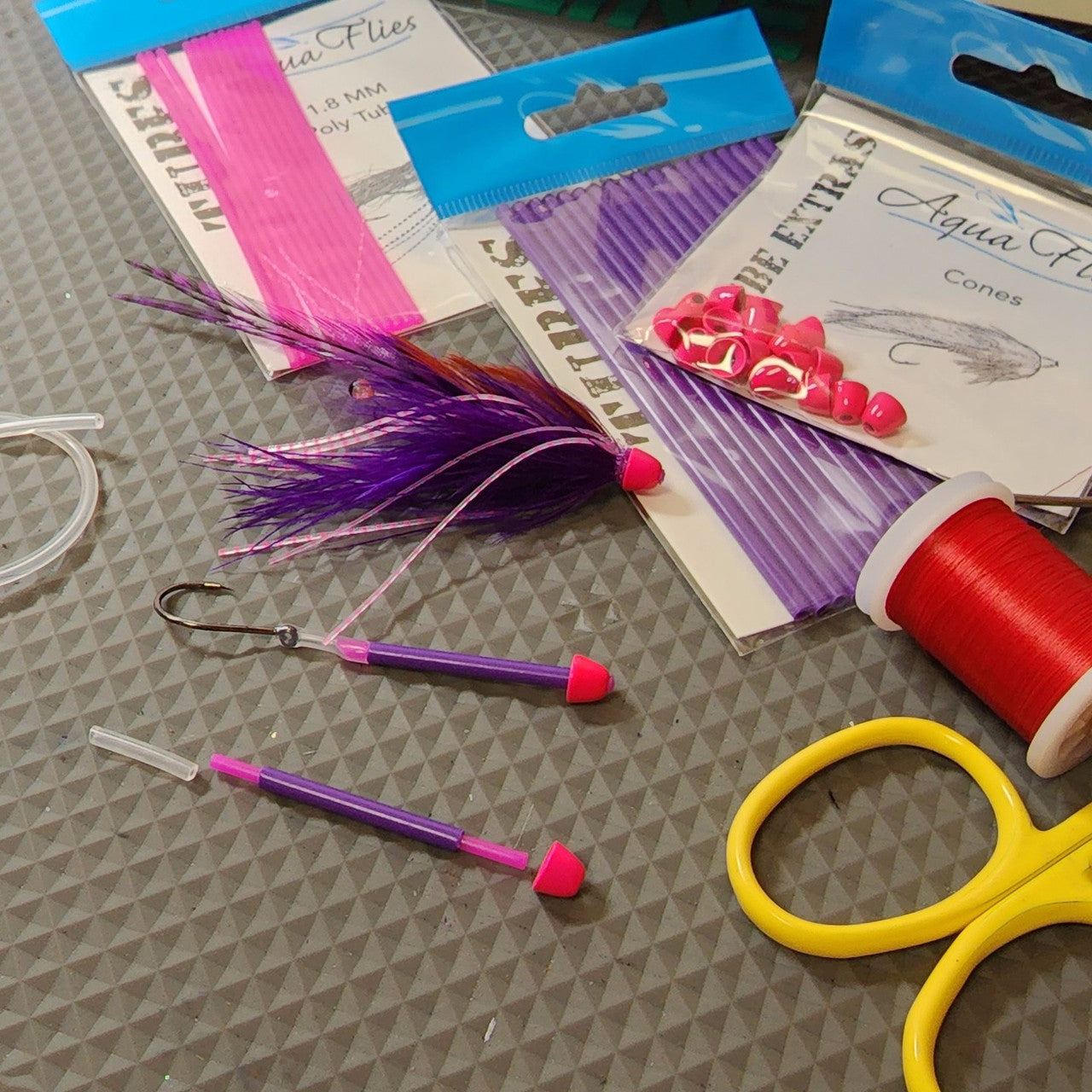 AQUA FLIES TUBE CONEHEADS