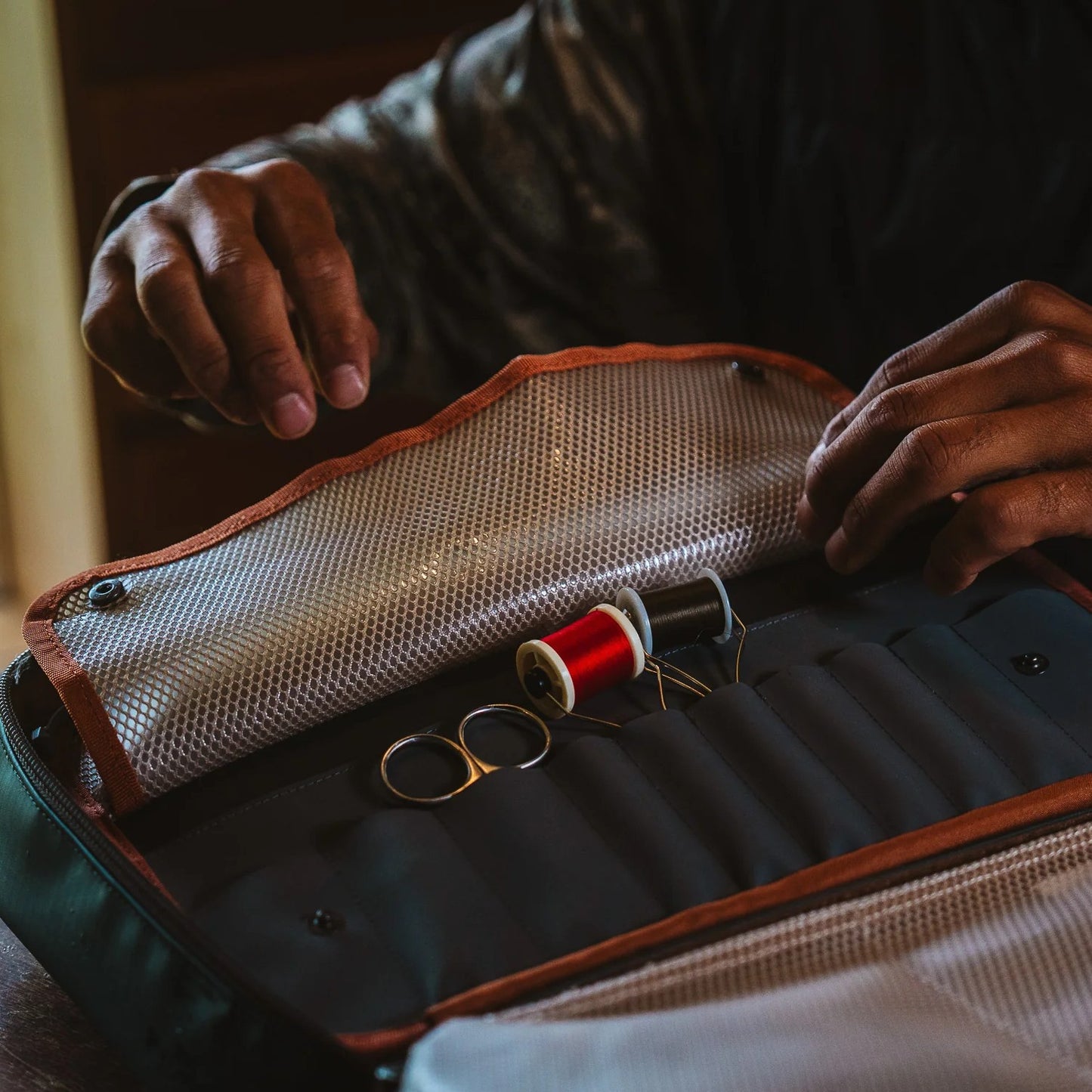 FISHPOND BACKWATER FLY TYING KIT